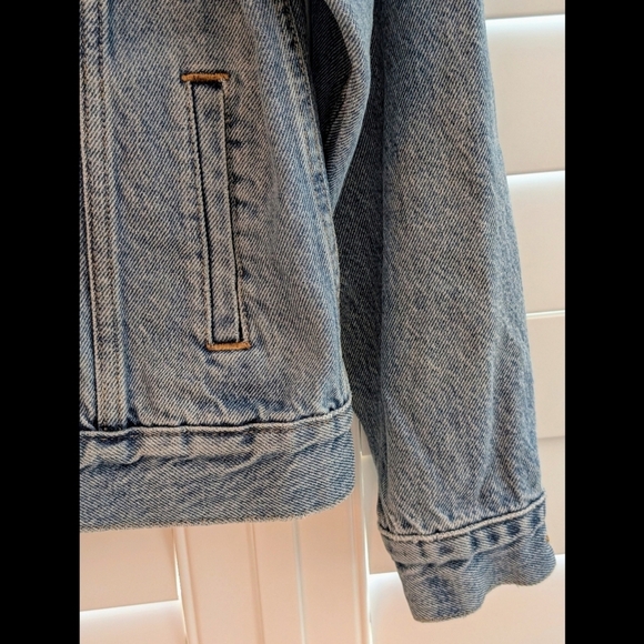 Levi's Ex-Boyfriend Trucker Jacket - Picture 8 of 13